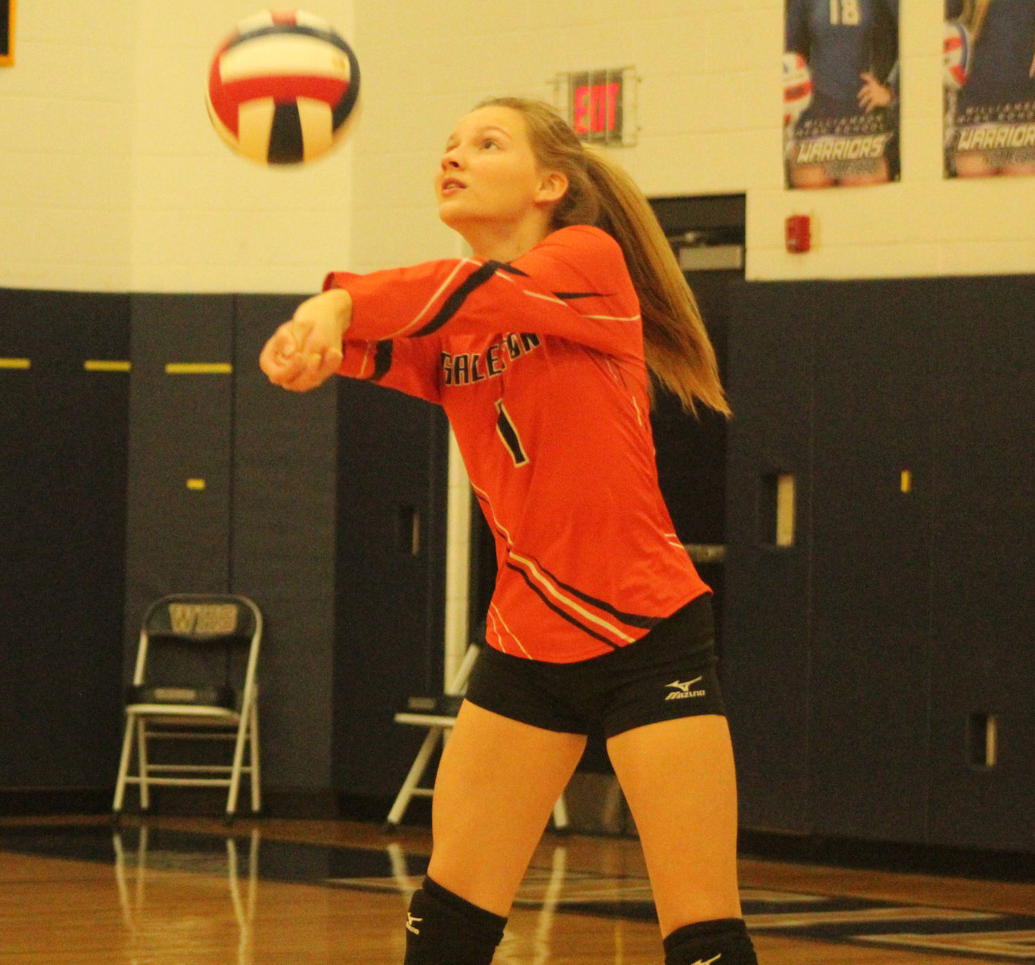 Rohrbaugh gets underneath ball